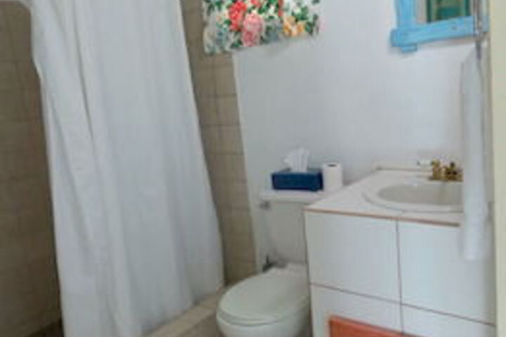 Room 5 of 33