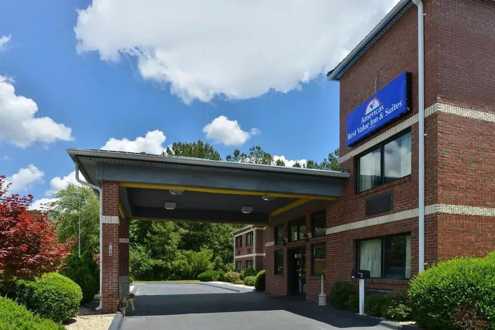 Image of Days Inn & Suites Warsaw