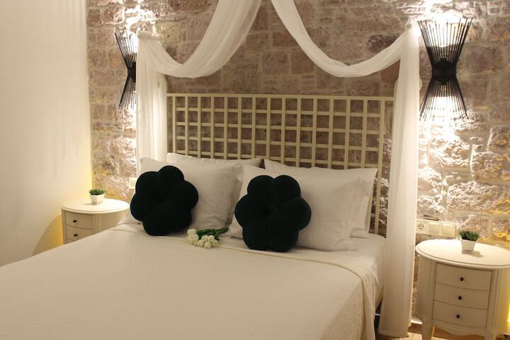 Room 16 of 25
