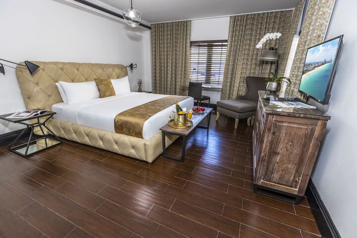 Classic 2 Queen Beds (12 of 13)
