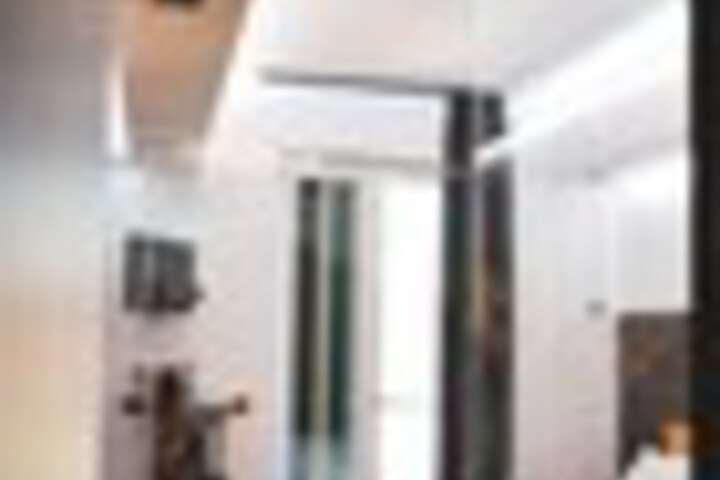 Room 32 of 147