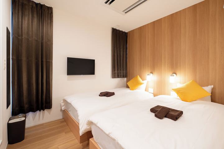 Room 7 of 14