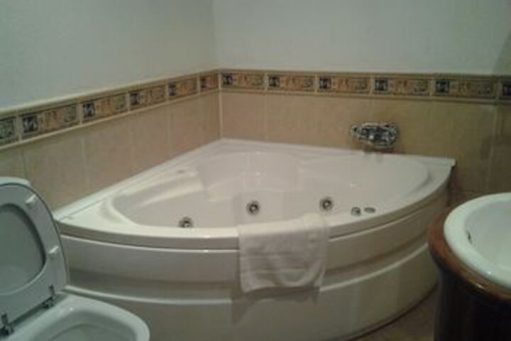 Hot Tub 15 of 27