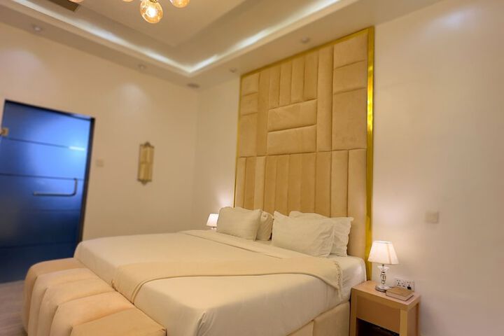 Room 14 of 36