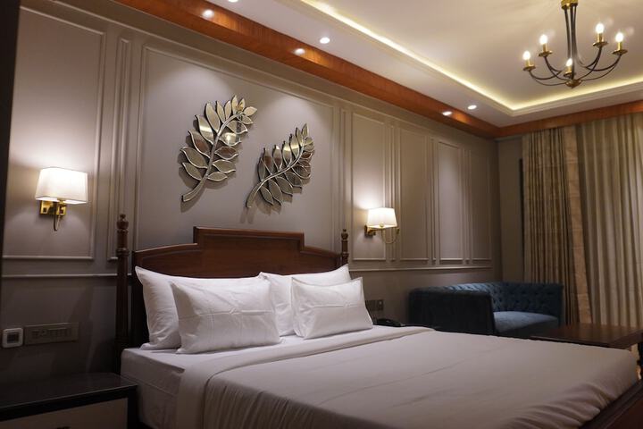 Room 11 of 72