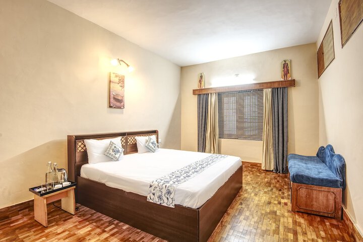 Room 4 of 7