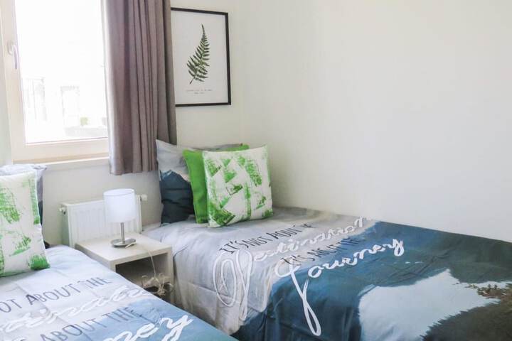 Room 2 of 39