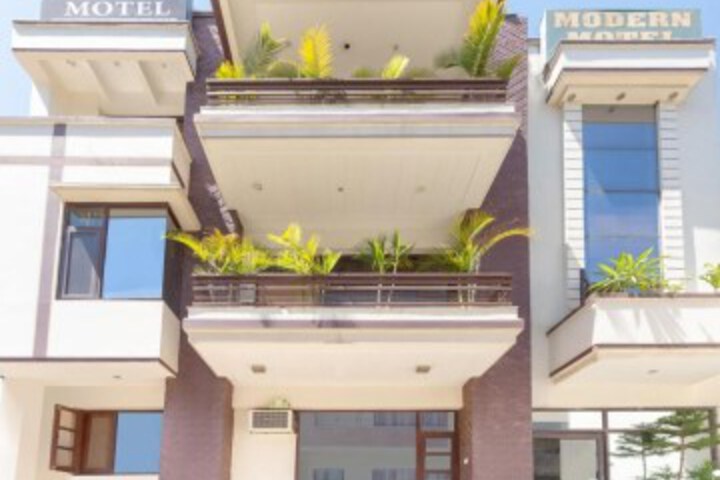 OYO 41616 Motel Modern