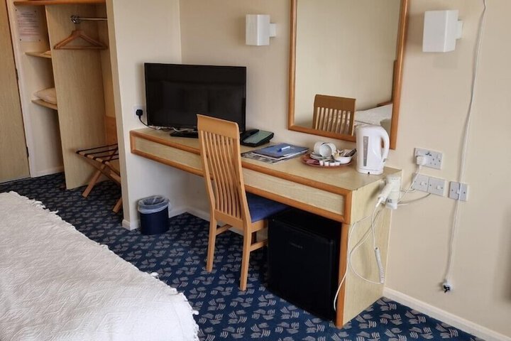 Room 22 of 90