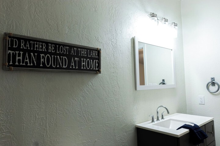 Room 819 of 917