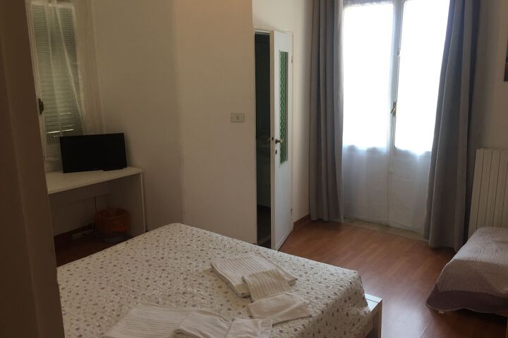 Room 3 of 15