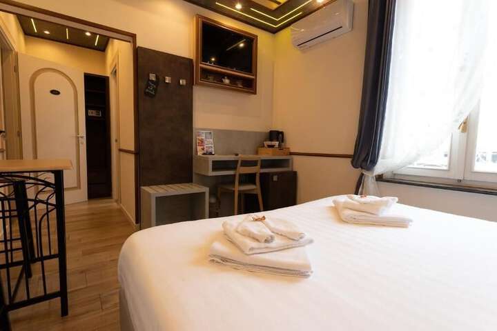 Room 8 of 29