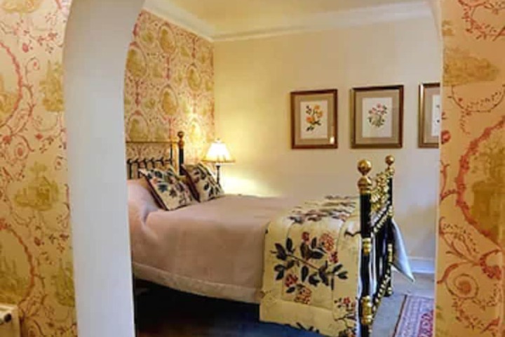 Room 25 of 81