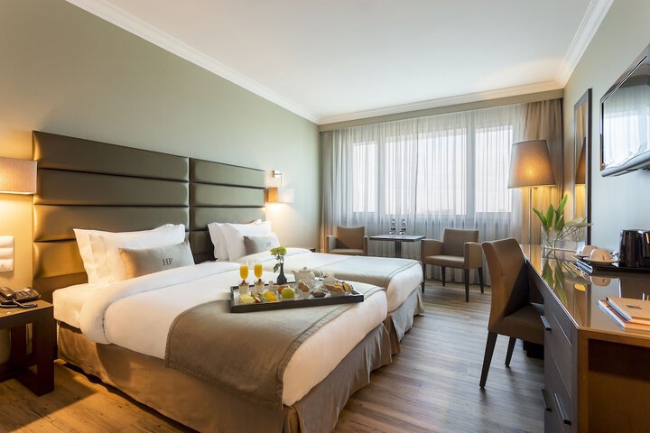 Room 10 of 62