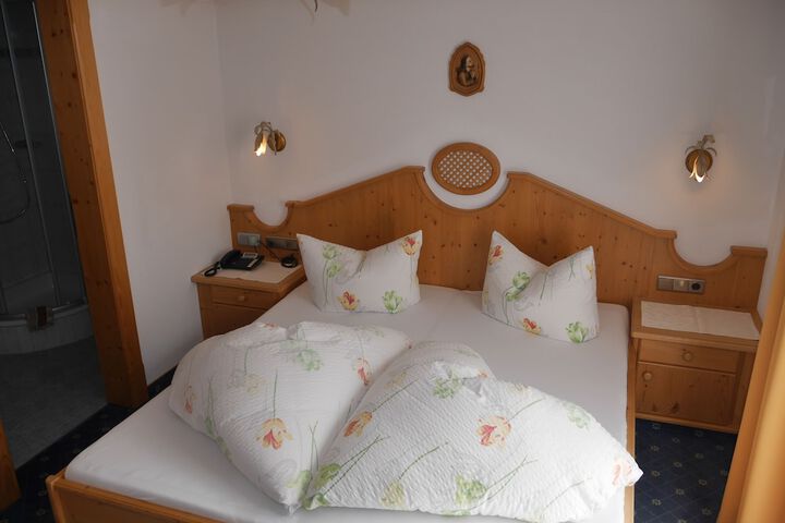 Room 9 of 43