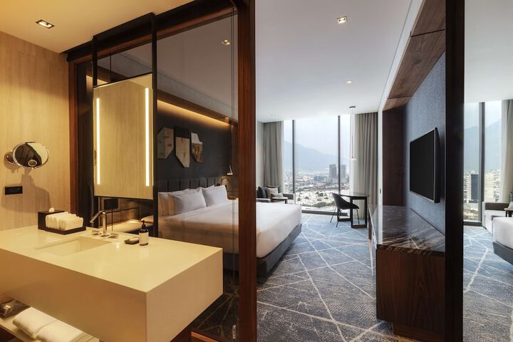 Room 16 of 81
