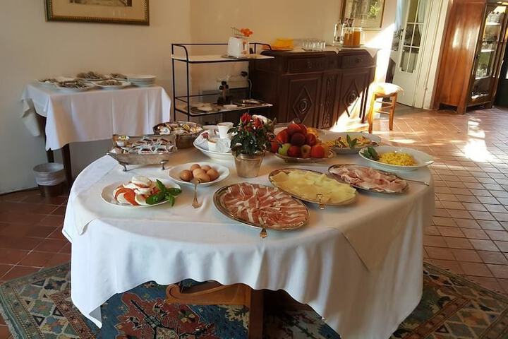 Dining 20 of 47