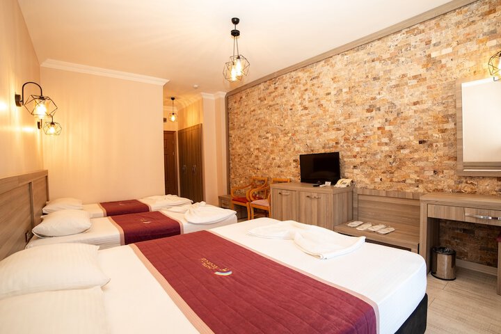 Room 9 of 48
