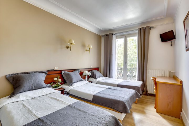 Room 8 of 25