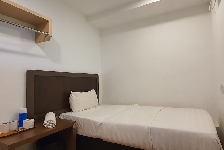 Room 26 of 35