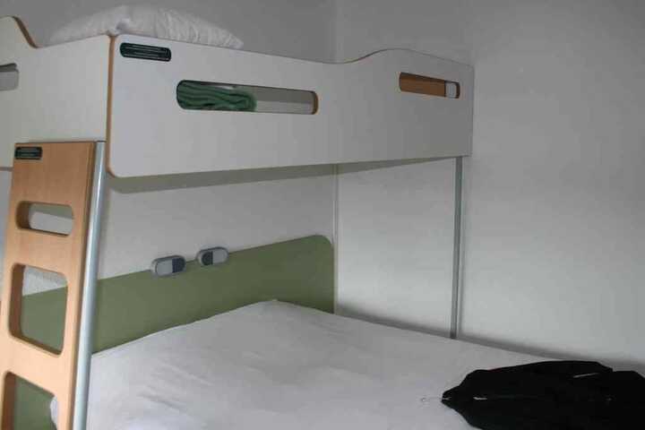 Room 5 of 36