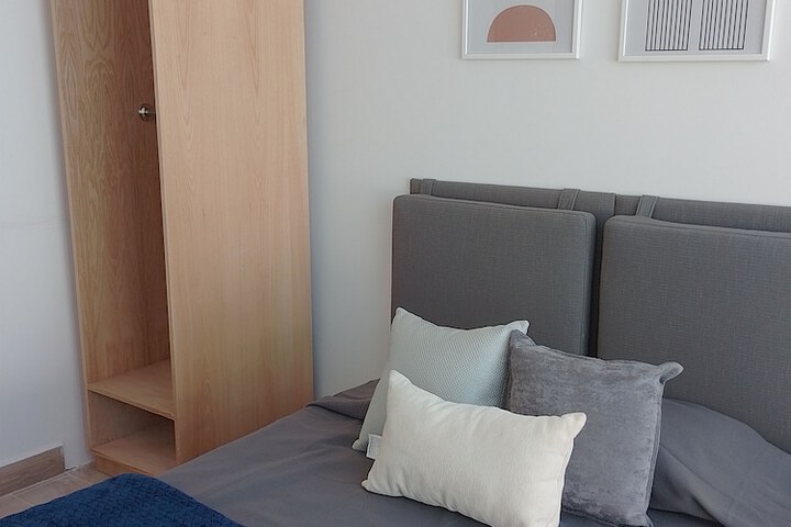 Room 2 of 5