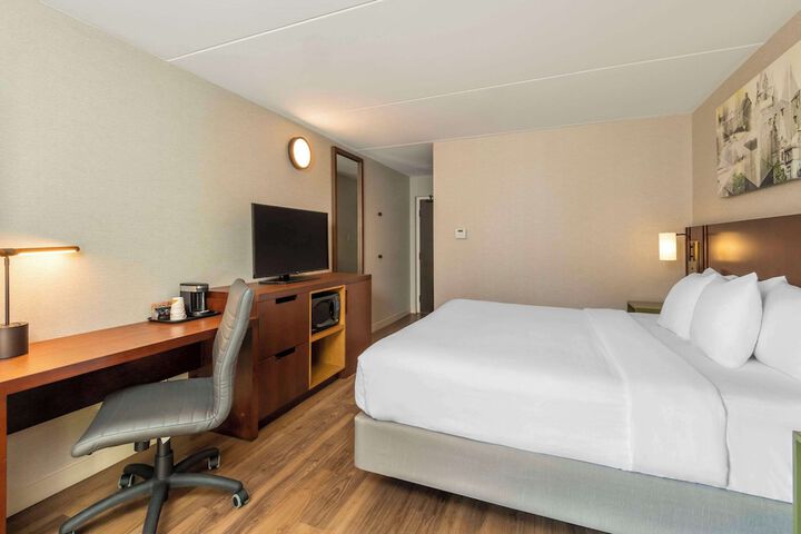 Room 9 of 46