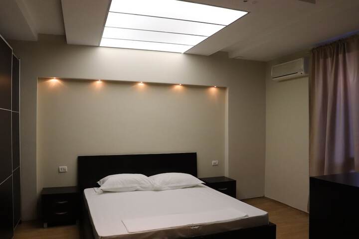 Room 14 of 27