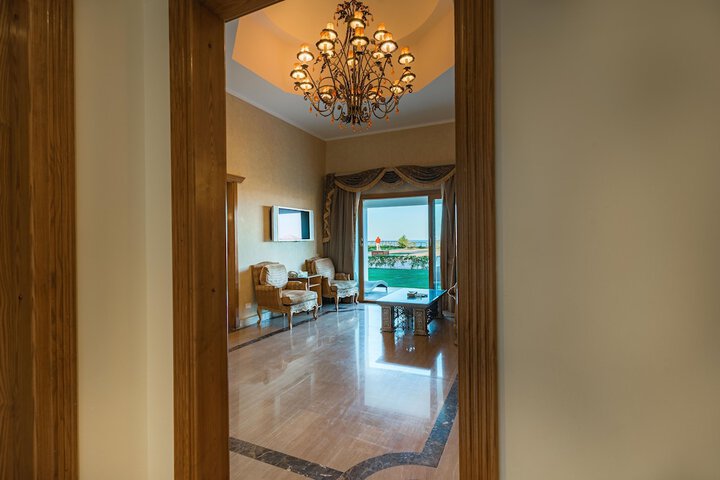 Room 30 of 85