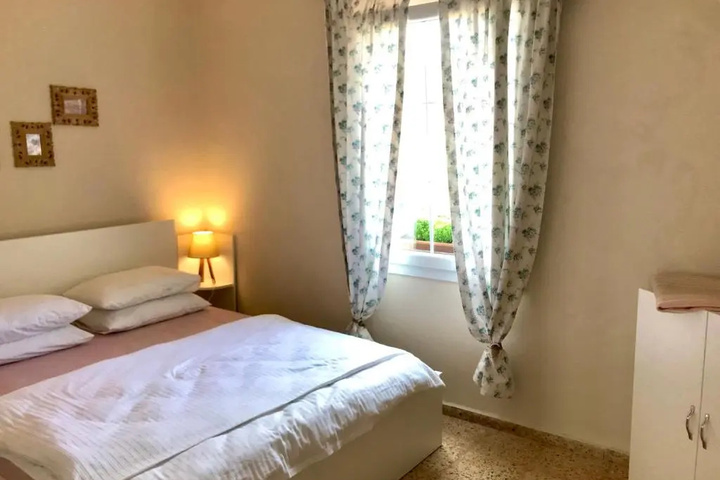 Room 5 of 15