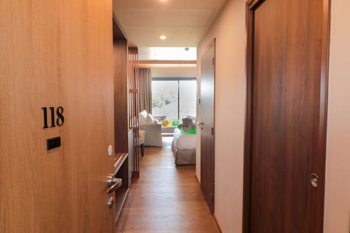 Room 50 of 176