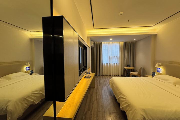 Room 14 of 20