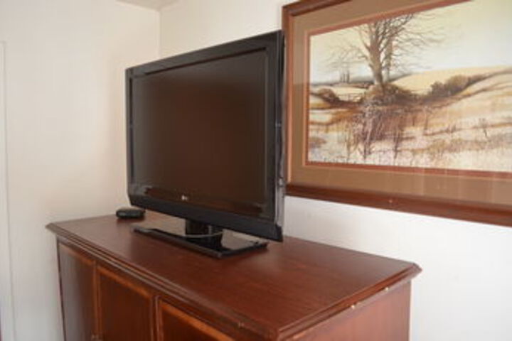 Room 13 of 16