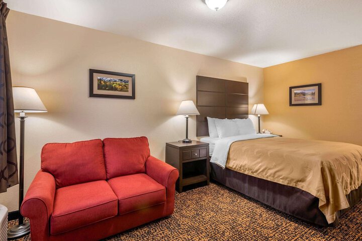 Room 11 of 38