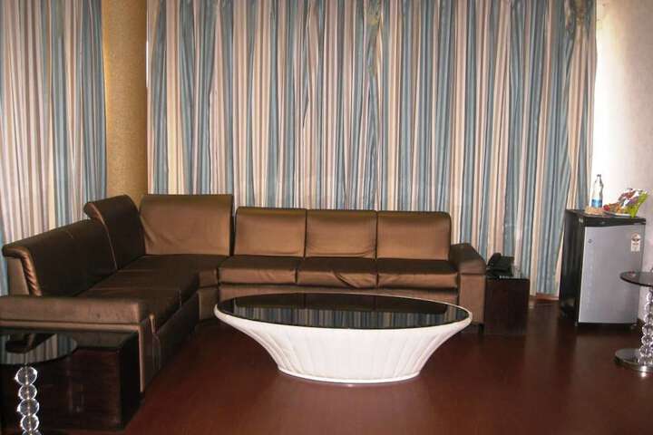 Room 17 of 29