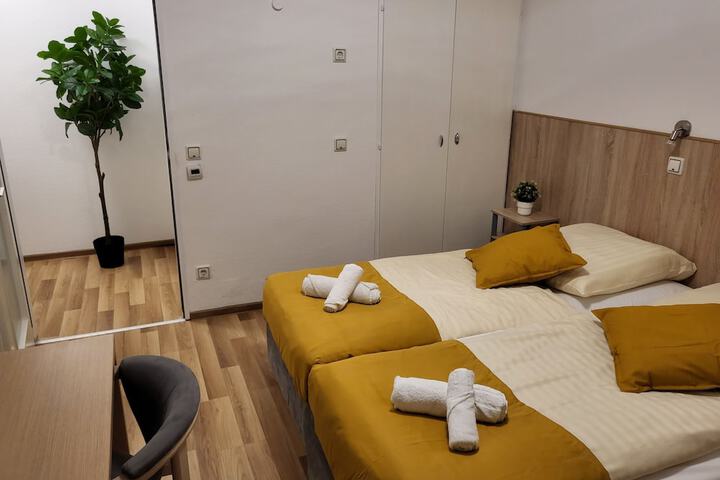 Room 7 of 21