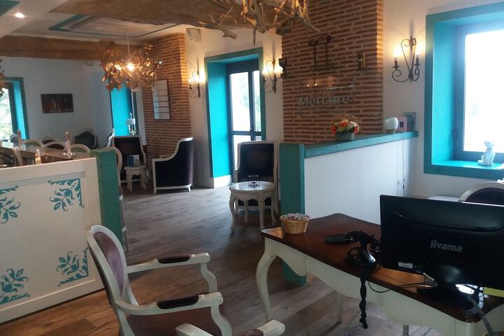 Entrance & Lobby