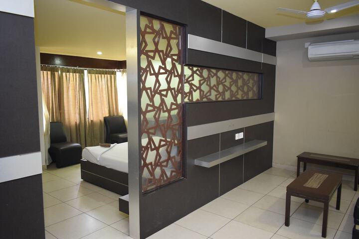 Room 14 of 34