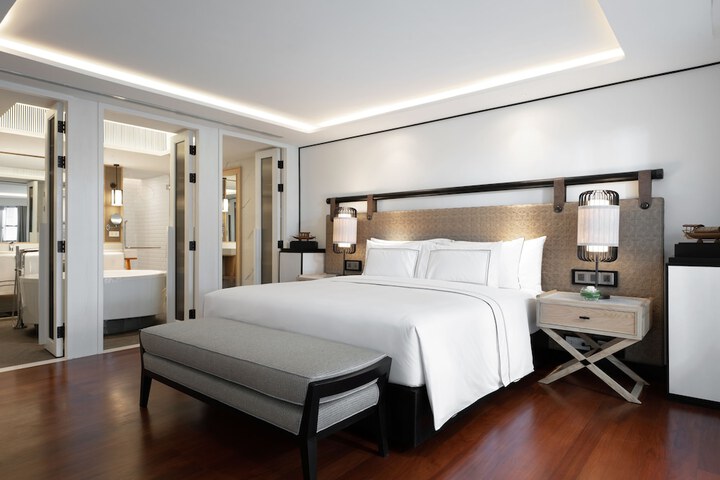 Room 7 of 113