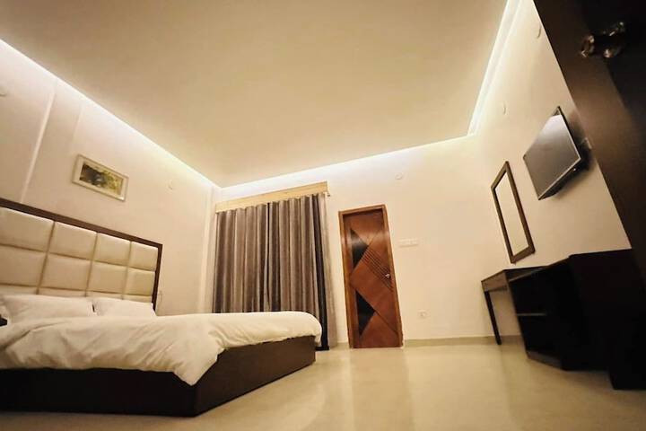 Room 6 of 132