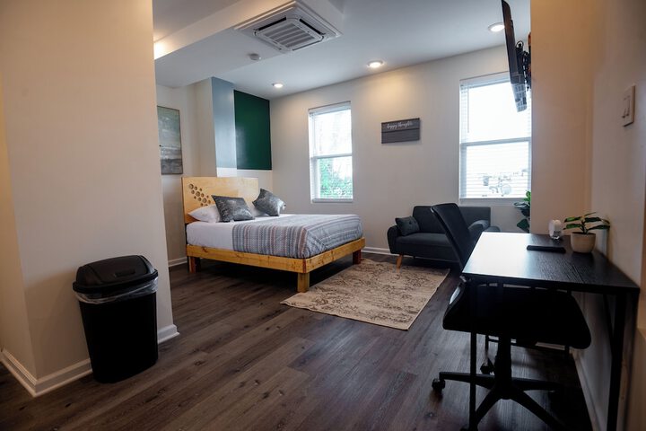 Room 9 of 126