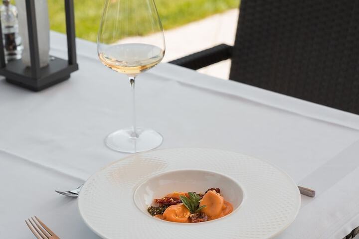 Dining 108 of 137
