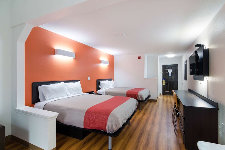 Room 16 of 32