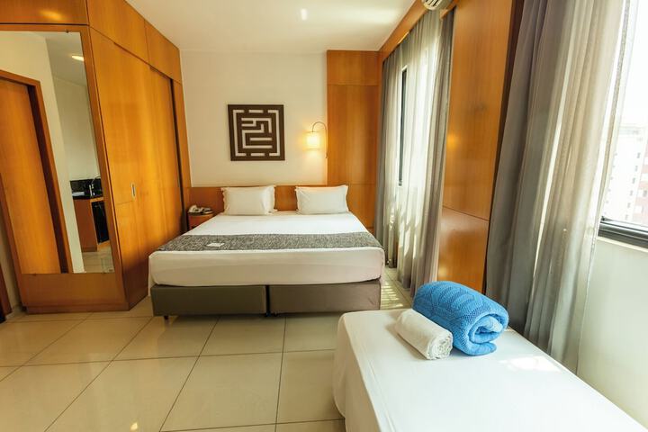 Room 5 of 174