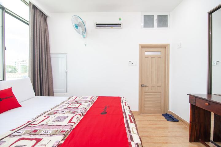 Room 4 of 14