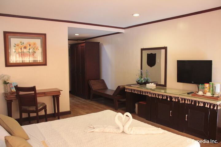 Room 9 of 37