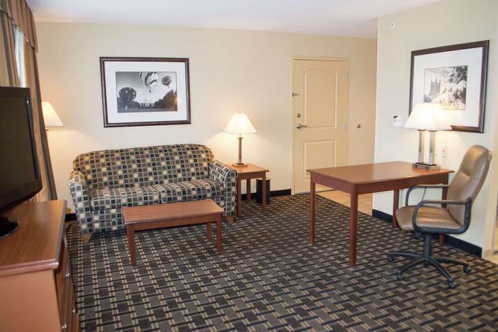 1 King Bed (9 of 19)