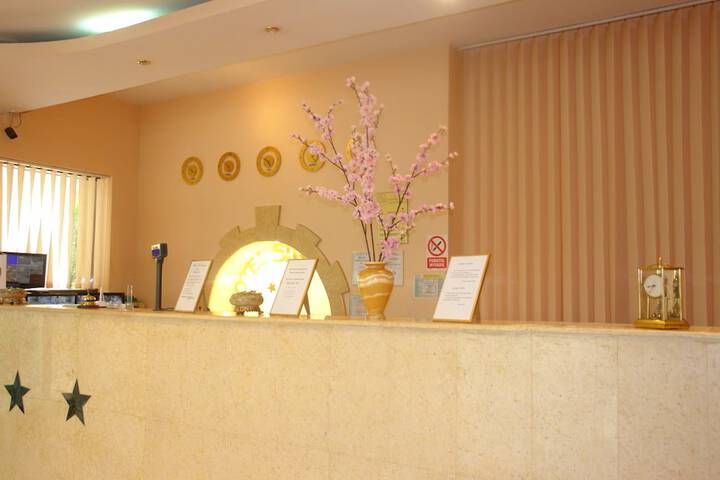 Hotel Interior 4 of 29