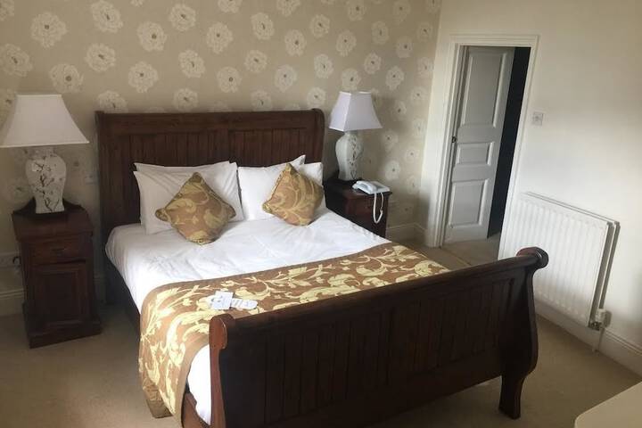 Room 2 of 30