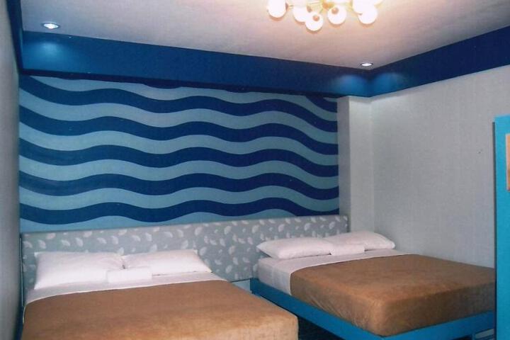 Room 3 of 6